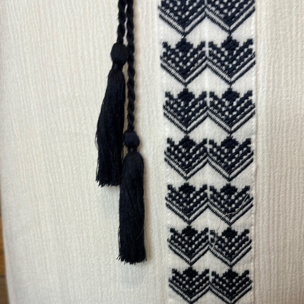 Forever 21 Women's White and Black Sleeveless Dress - Picture 5 of 9